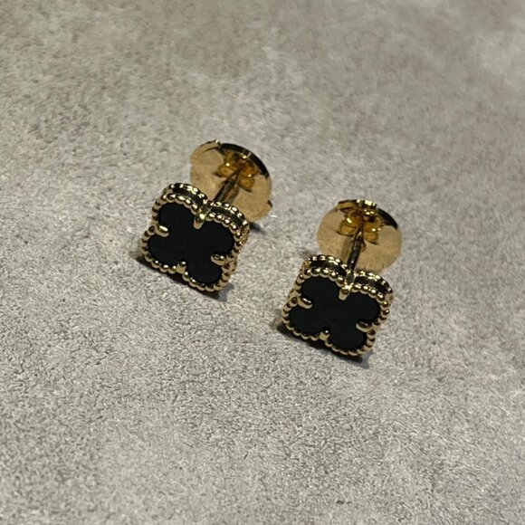 Van Cleef & Arpels 18k gold onyx black earrings - Picture 3 of 5